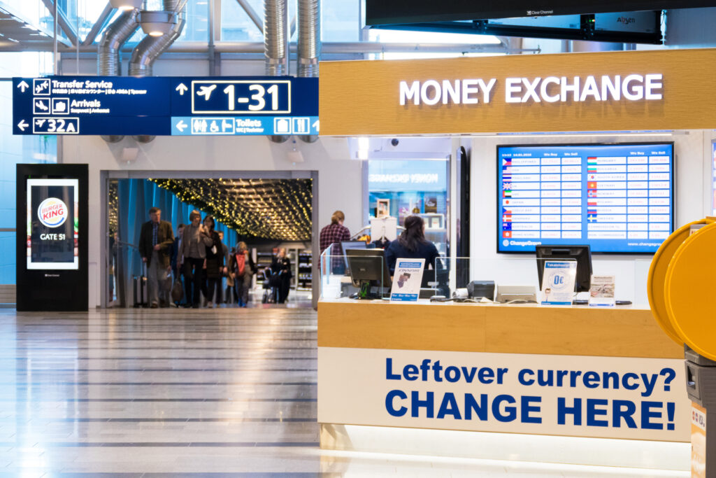 exchange rate and how to avoid paying bank fees while traveling