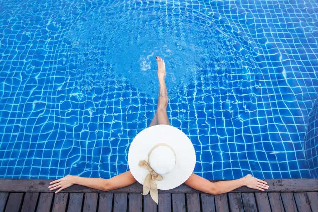 relax by the pool in las vegas