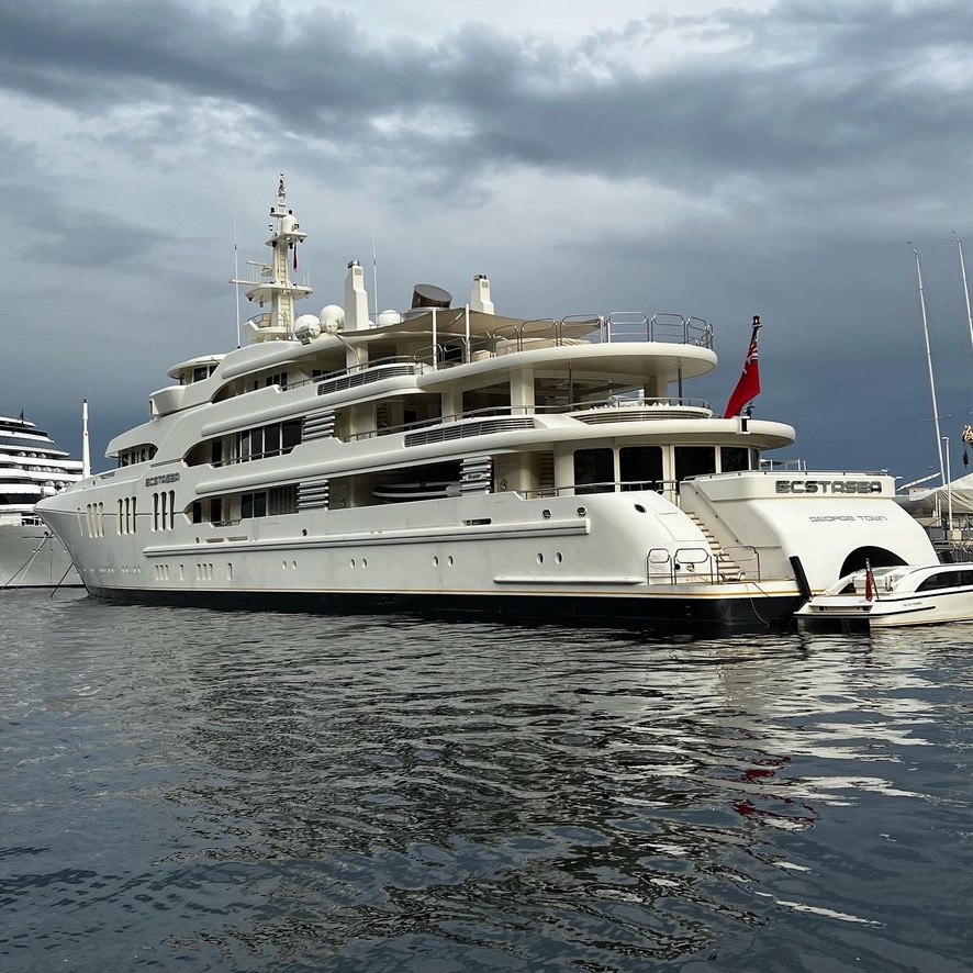 rent a yacht monaco